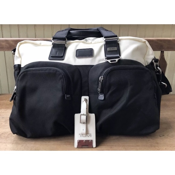 tumi alpha bravo everett